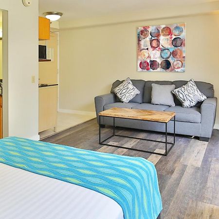 City View Studio With Pool Access In Aloha Surf! Honolulu Esterno foto